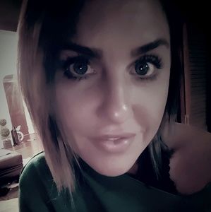 Meet your Posher, Leigh